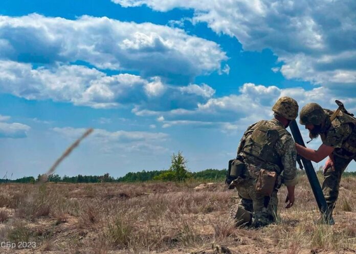 Слабкість у Збройних Силах: Як нестача боєприпасів допомагає ворогові наступати