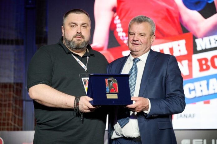 Керівники Федерації боксу Ільченко і Манчак купили собі “бронь” від мобілізації Керівники Федерації боксу Ільченко і Манчак купили собі “бронь” від мобілізації