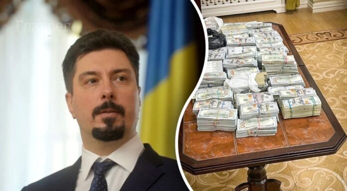 З ексголови Верховного суду України, якого взяли на хабарі в майже 3 млн доларів, зняли електронний браслет З ексголови Верховного суду України, якого взяли на хабарі в майже 3 млн доларів, зняли електронний браслет