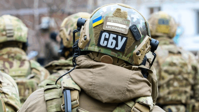 На Львівщині СБУ затримала рекетирів, які вимагали гроші за неіснуючі борги