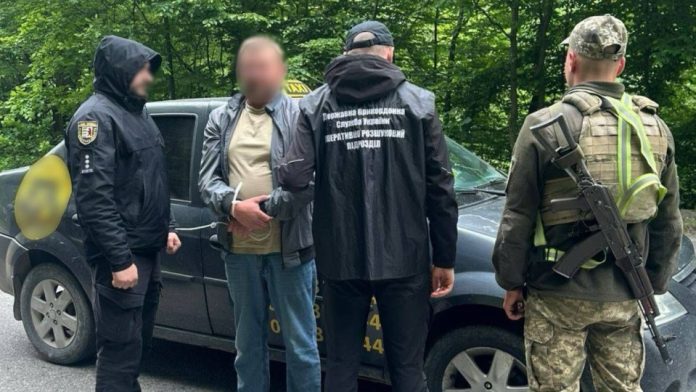 На Закарпатті затримали чоловіка, який переправляв ухилянтів до Румунії