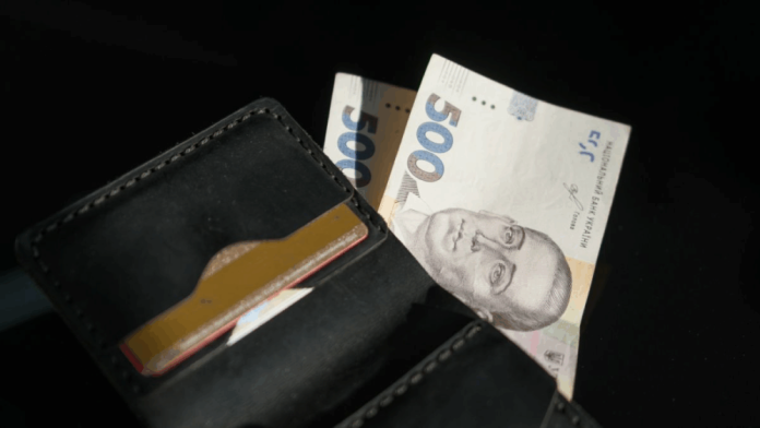 У Мінфіні показали, скільки реально отримують чиновники