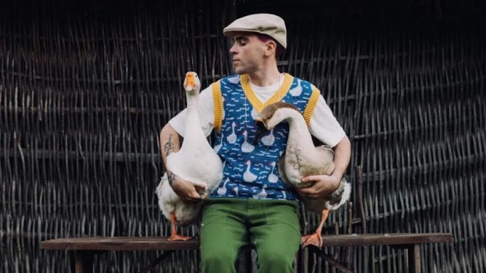 Papa Music вимагає видалити інтервʼю українського співака Wellboy і погрожує судом