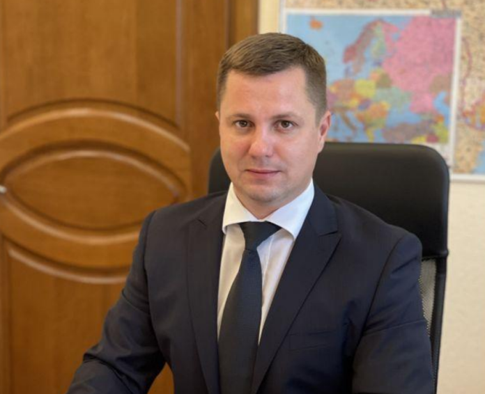Заступник голови митниці живе в елітній квартирі родички безкоштовно