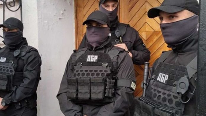 У Дніпропетровській області ДБР викрило схему уникнення від мобілізації