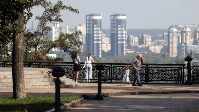 Україну накриє спека 4 липня: прогноз по всіх регіонах