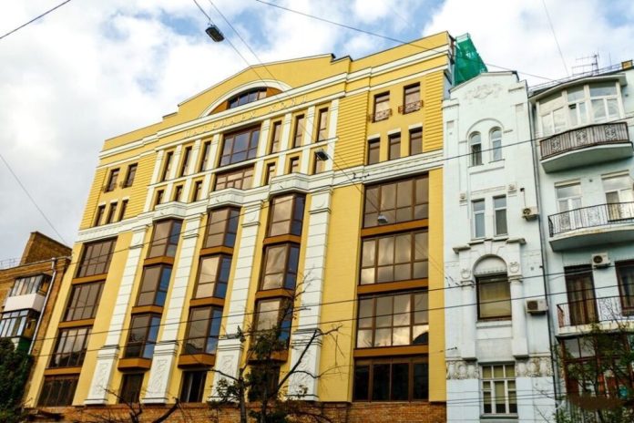 Інвестори «Патріарх Хол» роками чекають на квартири через рейдерську схему
