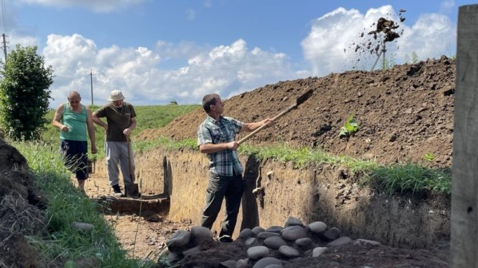 Археологічні знахідки в Галицькому замку: таємниці стародавньої еліти Археологічні знахідки в Галицькому замку: таємниці стародавньої еліти
