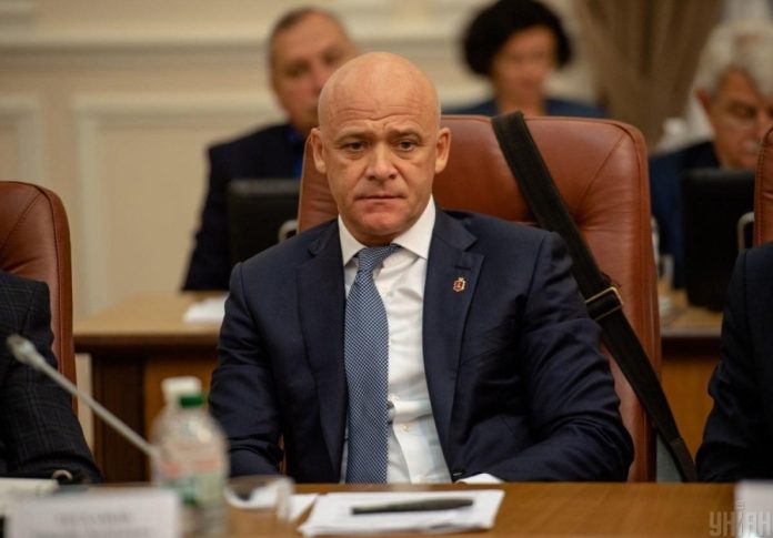 Труханов у контратаку: спроба відвернути увагу від корупційних скандалів через родину Кіпера