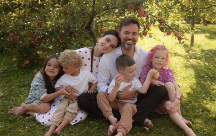 Перша нагорода дітей: історія заробітку Мії та Марка