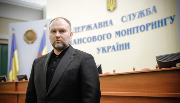 Суперечливі звинувачення проти керівника Держфінмоніторингу та зростання суспільної недовіри