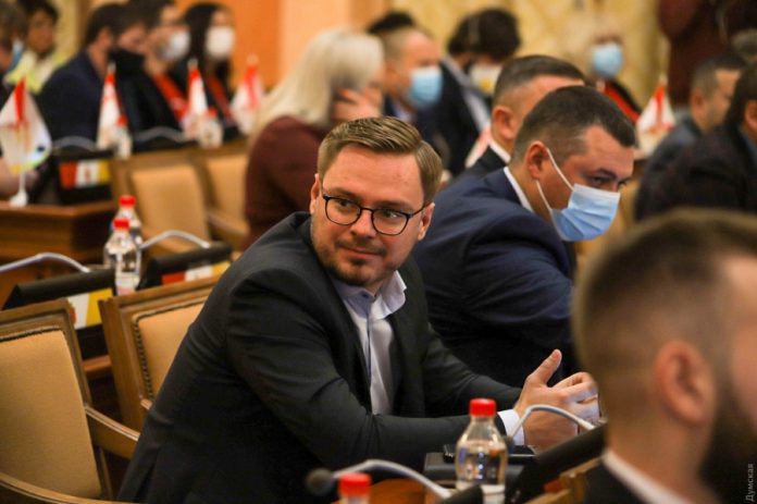 Подарунок на мільйони без доходів: декларація депутата Одеської міськради викликала запитання