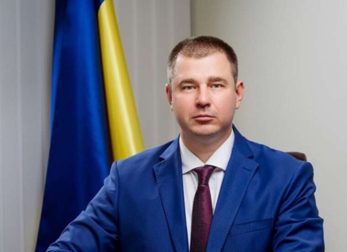 Розкіш на тлі держслужби: в Одесі обговорюють статки родини податківця