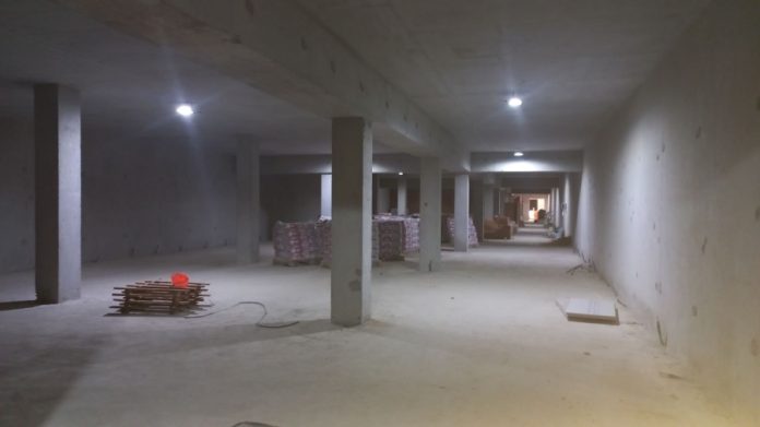 Скандал навколо тендеру на будівництво шкільних укриттів у Києві: підозра в обмеженні конкуренції та можливих зловживаннях