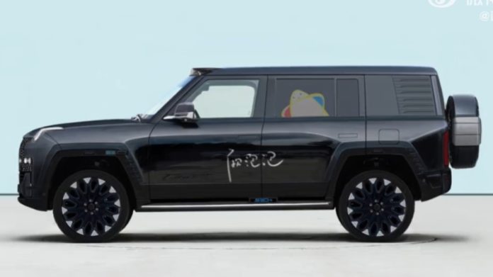 U8L від Yangwang: електрокросовер із водною мобільністю та новим баченням безпеки