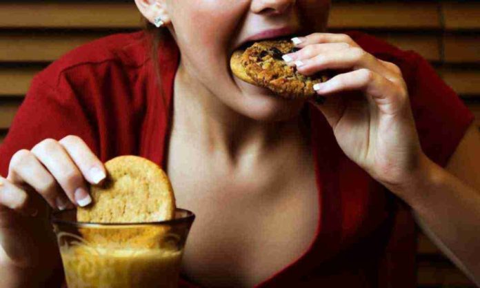 Вечірній голод без контролю: як денний раціон формує нічний апетит