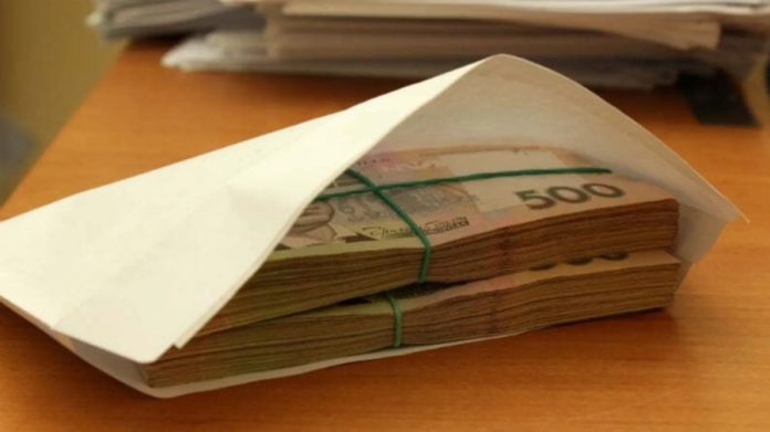 Затримання посадовиці міськради на Дніпропетровщині: підозра у хабарництві за рекламні дозволи