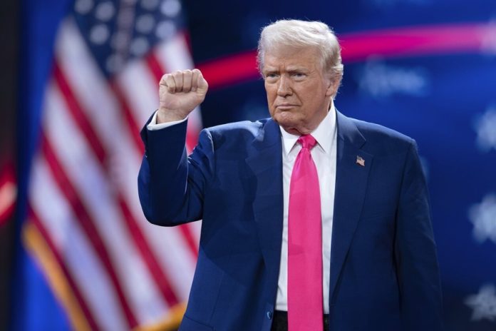 4
Дональд Трамп — 45-й президент США та одна з найвпливовіших постатей сучасної американської політики