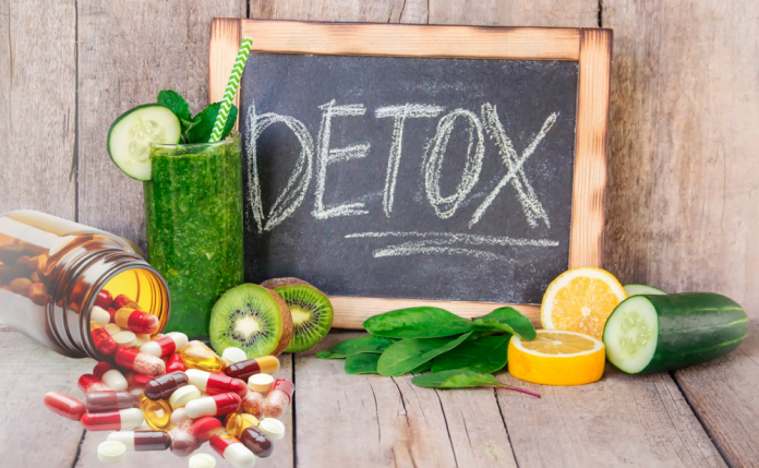 Попередження лікарів: небезпека популярних детокс-добавок