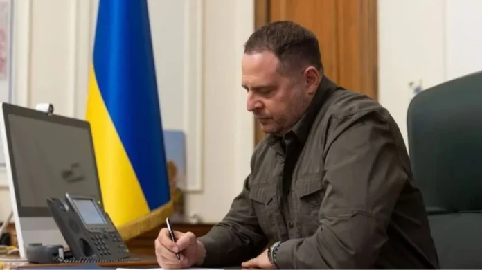 Андрій Єрмак висловив подяку та заявив про намір залишитися в Україні