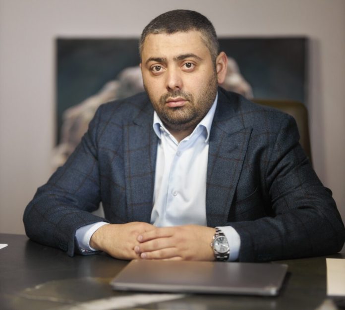 Інвестиції в українське виробництво: Самвел Акобян заснував завод з виробництва смарт-лічильників