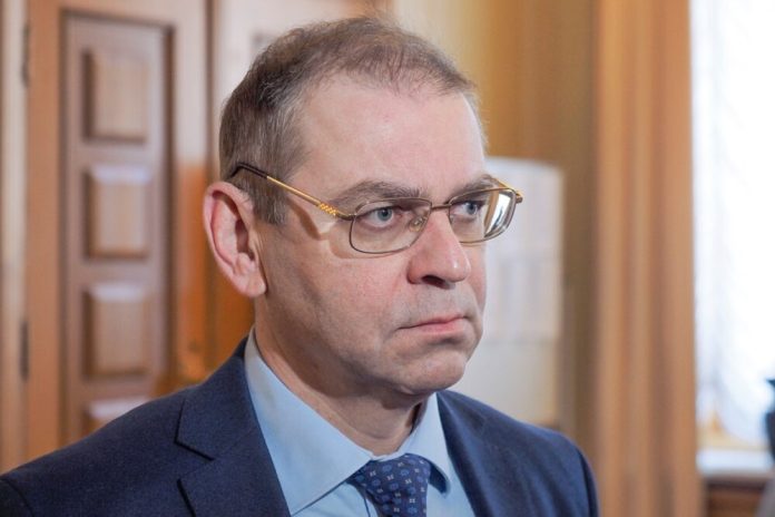 Корупційні схеми в оборонній сфері: контроль Сергія Пашинського над «Українською бронетехнікою»