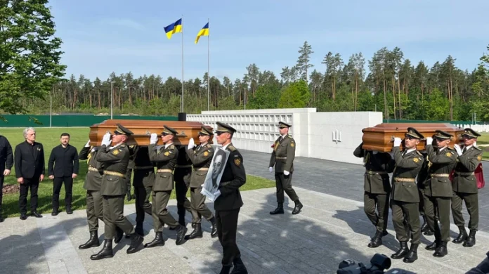 Перепоховання Андрія Мельника та його дружини відбулося на Національному військовому меморіальному кладовищі у Києві