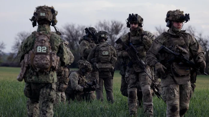 П’ять країн НАТО заблокували план щодо військової допомоги Україні