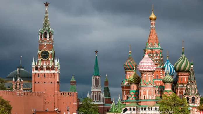 Російська економіка під тиском: інфляція, падіння бізнесу та збільшення бюджетного дефіциту