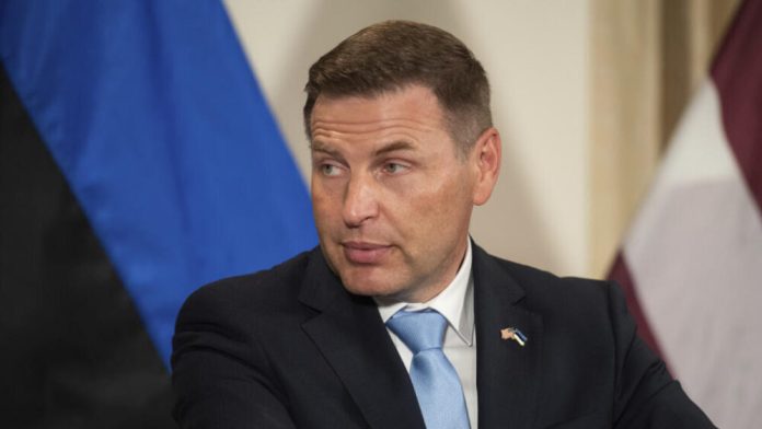 Європа стикається з безпрецедентними викликами у сфері озброєнь на тлі війни Росії з Україною, що супроводжується різким зростанням цін на військову продукцію. Міністр оборони Естонії Ханно Певкур зазначає, що вартість окремих видів зброї та боєприпасів за останні два роки зросла на понад 50%. Це явище стало загальною проблемою для країн НАТО, які посилили свої оборонні бюджети після початку військової агресії Росії.