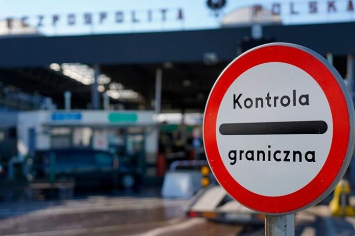 Жорсткі контрольні заходи на українсько-польському кордоні: що заборонено ввозити у 2026 році